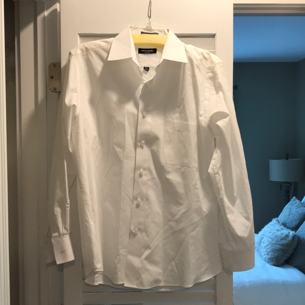 Men’s slim fit Button-down dress shirt